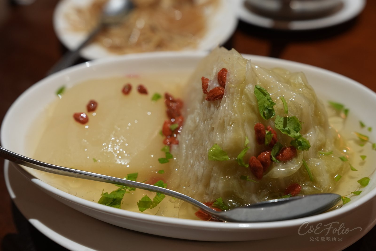 客家封菜，燉得軟爛的高麗菜配枸杞